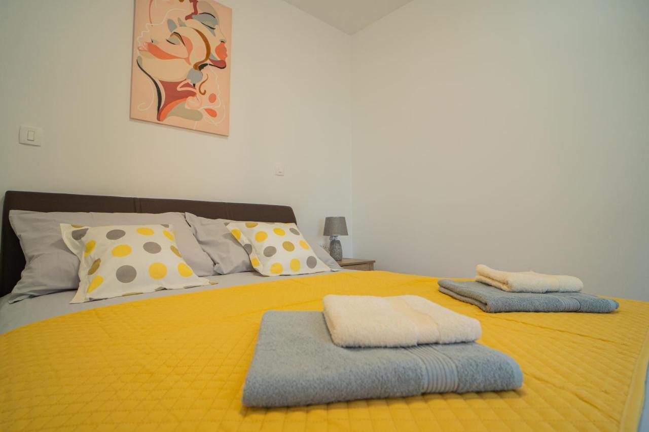 Laurel Apartment *