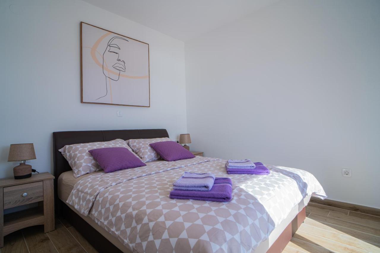 Laurel Apartment