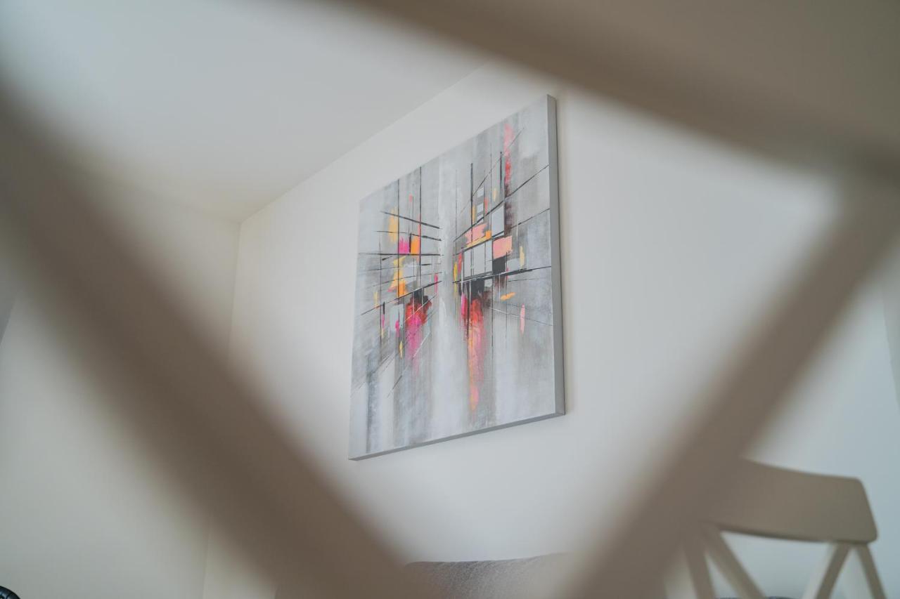 Laurel Apartment