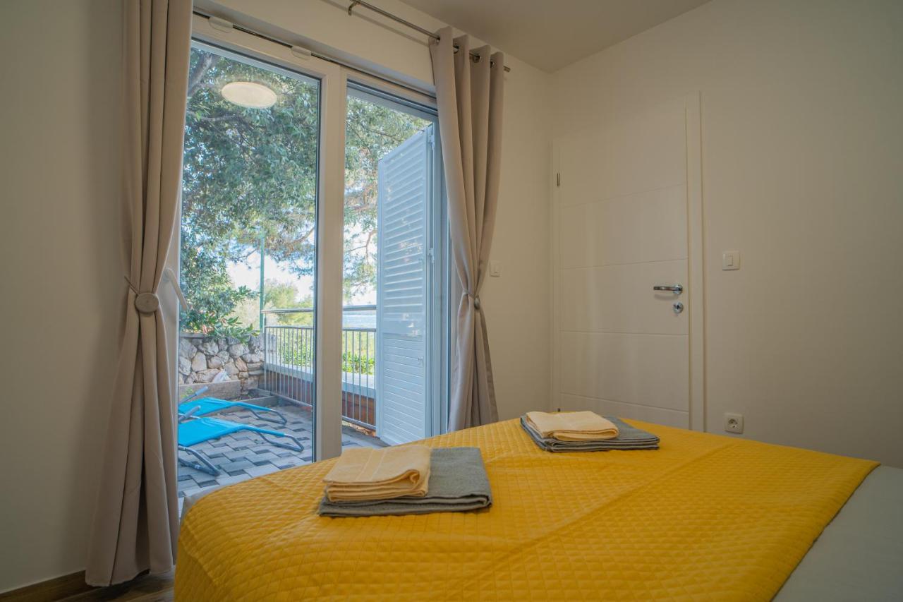 Laurel Apartment *